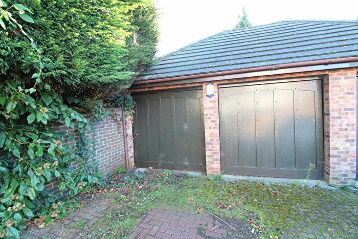 4 Bedroom Detached House For Sale In Castle Close, Bromley, BR2
