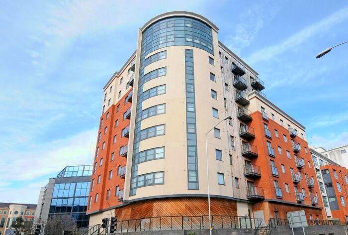 3 Bedroom Flat To Rent In Kennet Street, Reading, RG1