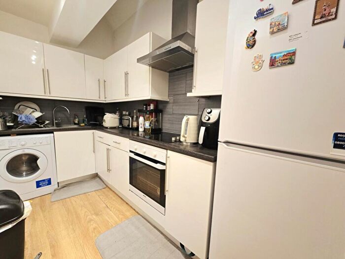 3 Bedroom Mews To Rent In Criterion Mews, N19