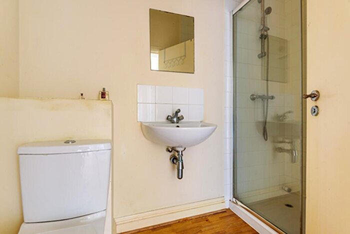 Flat To Rent In Rushey Green London, SE6