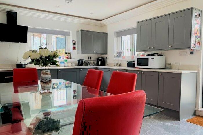 3 Bedroom End Of Terrace House To Rent In Beresford Gardens, Enfield, EN1