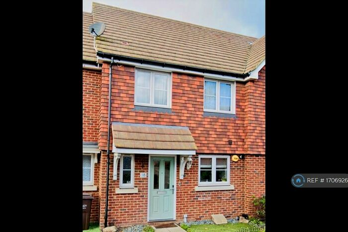 3 Bedroom Terraced House To Rent In Chancel Drive, Wainscott, Rochester, ME3