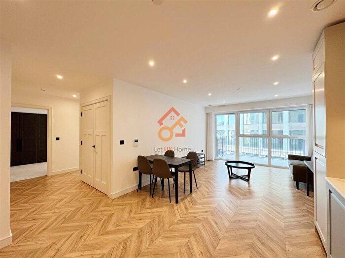 2 Bedroom Flat To Rent In Tryon House, Brook Street, Kingston Upon Thames, KT1