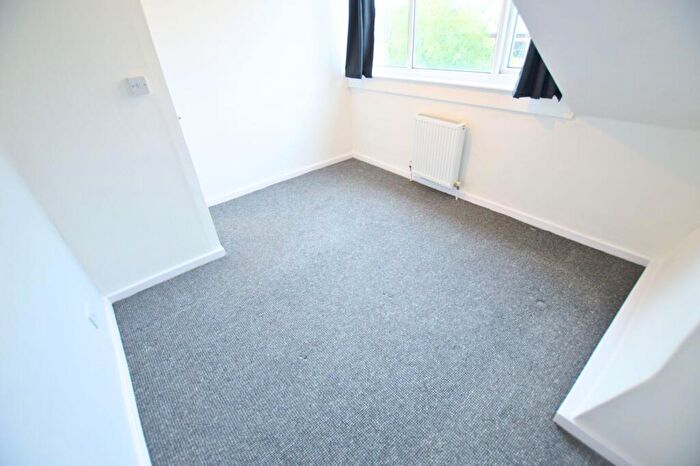2 Bedroom House To Rent In Church Street, Leeds, LS27