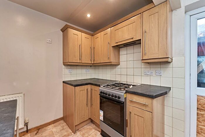 3 Bedroom Semi-detached House For Sale In Lynton Avenue, Wolverhampton, WV6