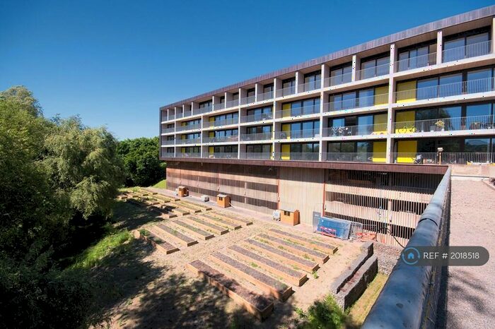 2 Bedroom Maisonette To Rent In Lakeshore, Bristol, BS13