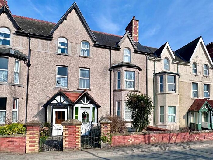 6 Bedroom House For Sale In Carrington Terrace, Llanrwst, LL26