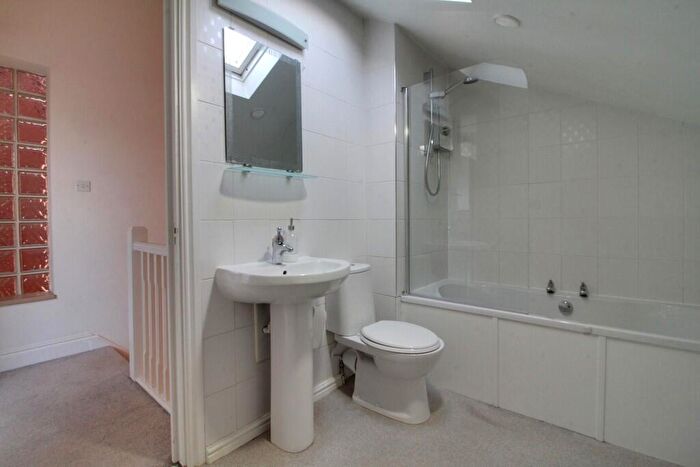 2 Bedroom Apartment To Rent In Kings Court, Livery Street, Jewellery Quarter, B3