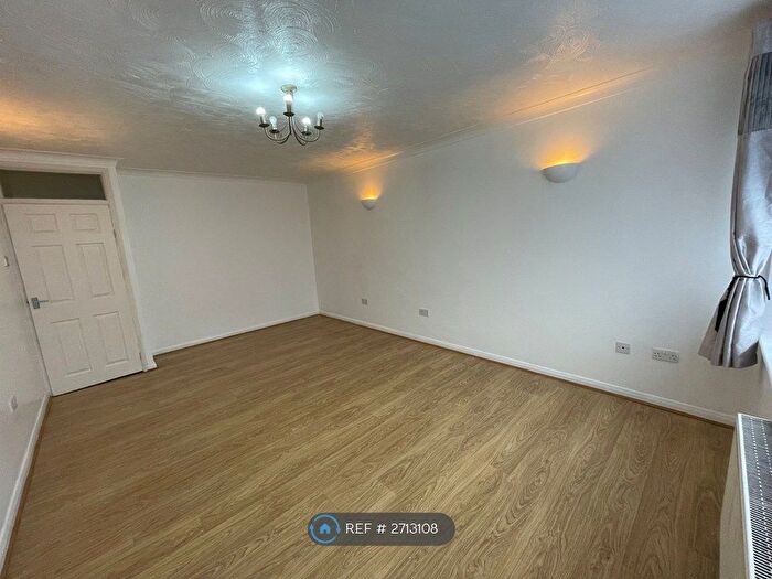 2 Bedroom Flat To Rent In Barton Meadows, Ilford, IG6