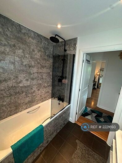 2 Bedroom Flat To Rent In Bowhill Way, Harlow, CM20