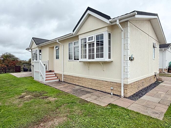 2 Bedroom Mobile/park Home For Sale In Kingfisher Close, Normans Bay, Pevensey, BN24