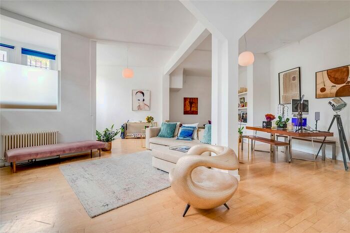 3 Bedroom Mews To Rent In Scampston Mews, London, W10