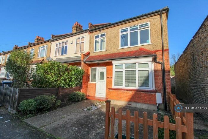 3 Bedroom End Of Terrace House To Rent In Ravenscar Road, Surbiton, KT6