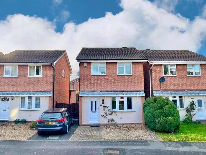 3 Bedroom Detached House To Rent In Ashbourne Crescent, Taunton, TA1