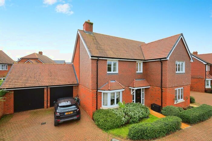 5 Bedroom House To Rent In Trefoil Road, Hellingly, Hailsham, BN27