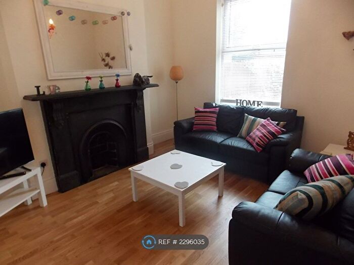 5 Bedroom Terraced House To Rent In Bentinck Road, Nottingham, NG7