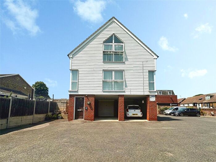 1 Bedroom Flat For Sale In Stratford Lane, Rainham, Gillingham, Kent, ME8