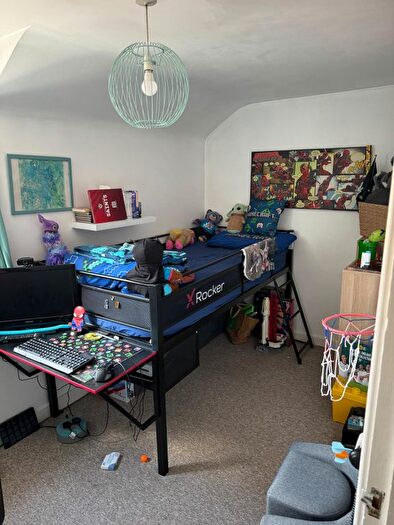 2 Bedroom Flat To Rent In Manor Farm Road, Southampton, SO18