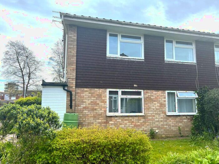 2 Bedroom Flat To Rent In Hudson Close, Durrington, BN13