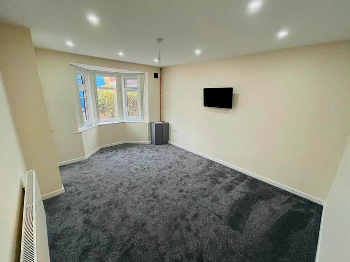 2 Bedroom Semi-Detached House To Rent In Warner Road, Wednesbury, WS10