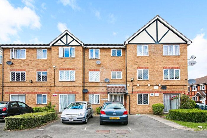1 Bedroom Apartment For Sale In Heathfield Drive, Mitcham, CR4