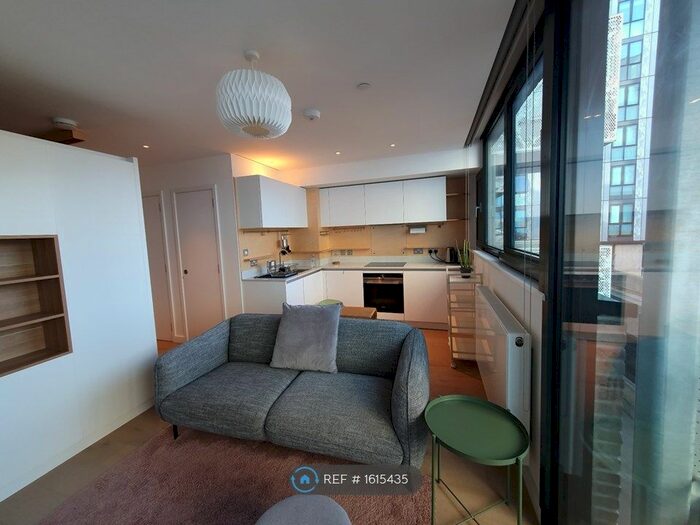 Studio To Rent In Hill House, London, N19