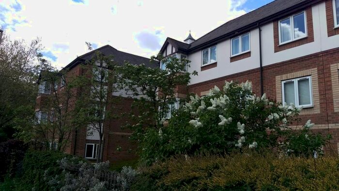 2 Bedroom Flat To Rent In Cedar Court, Oxford Road, Oxford, OX4