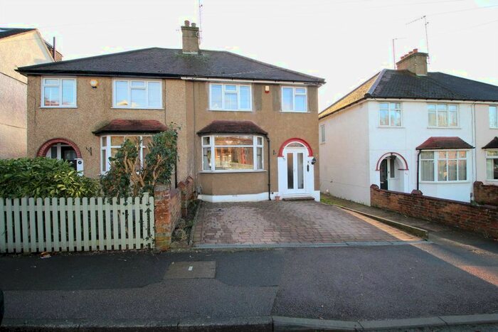 3 Bedroom Semi-Detached House To Rent In St. Albans Road, Hemel Hempstead HP2
