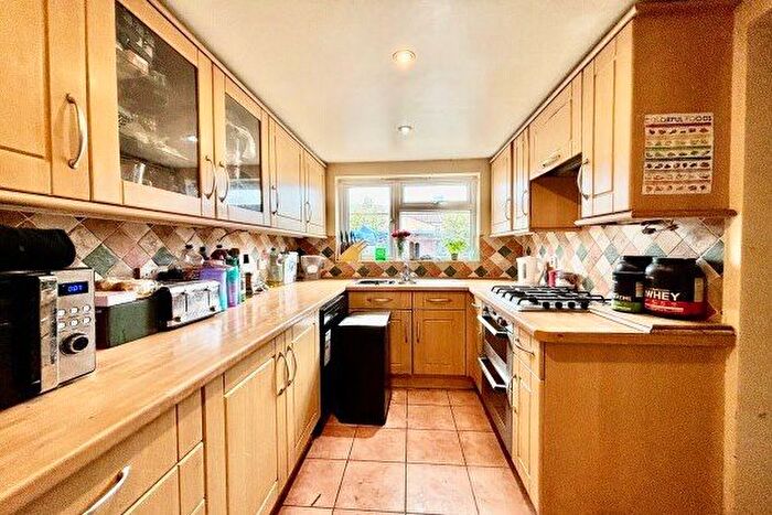 3 Bedroom Terraced House To Rent In Gordon Road, Gillingham, ME7