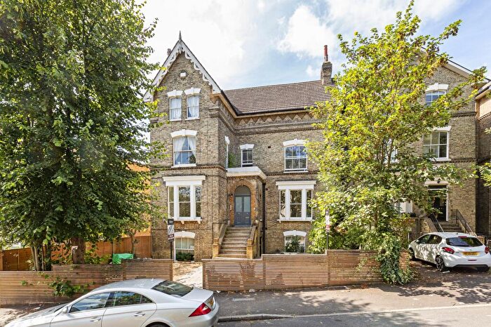 3 Bedroom Flat To Rent In Belvedere Road, London, SE19