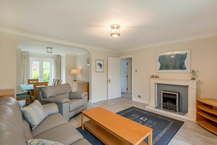 2 Bedroom Flat To Rent In West Quay, Abingdon, OX14