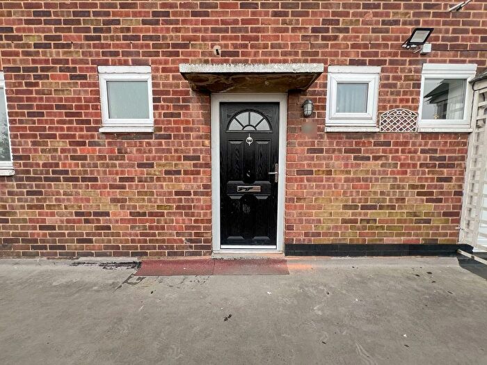 3 Bedroom Maisonette To Rent In Birmingham Road, Water Orton, B46