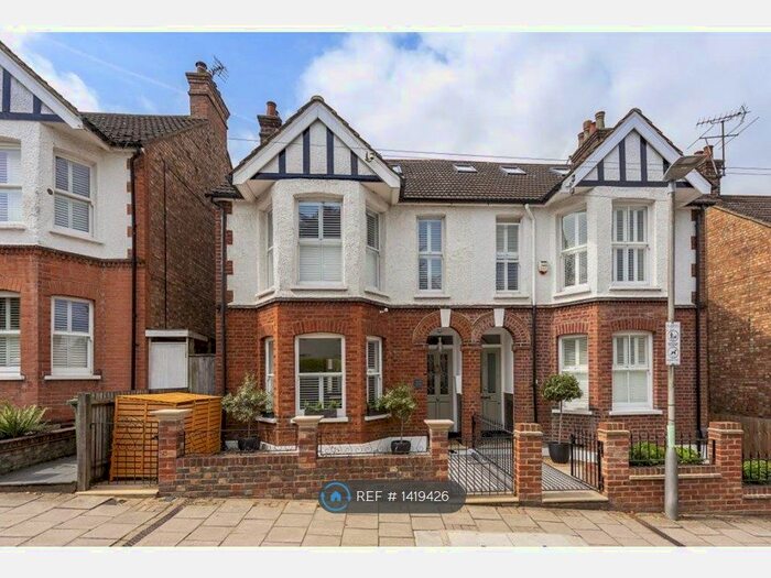 5 Bedroom Semi-Detached House To Rent In Carlisle Avenue, St. Albans, AL3