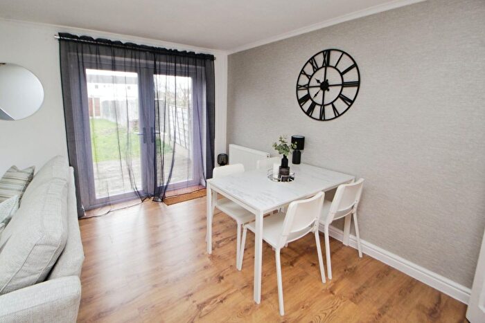 3 Bedroom Terraced House For Sale In Bakewell Lea, Glossop, Derbyshire, SK13