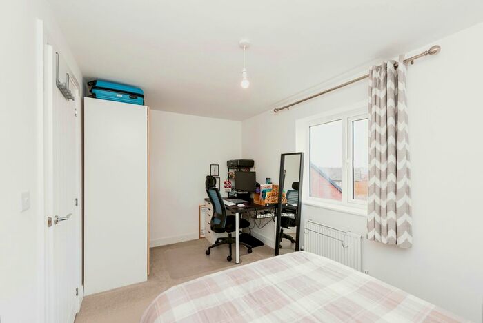 2 Bedroom Semi-Detached House For Sale In Oleander Close, Tamworth, Staffordshire, B79