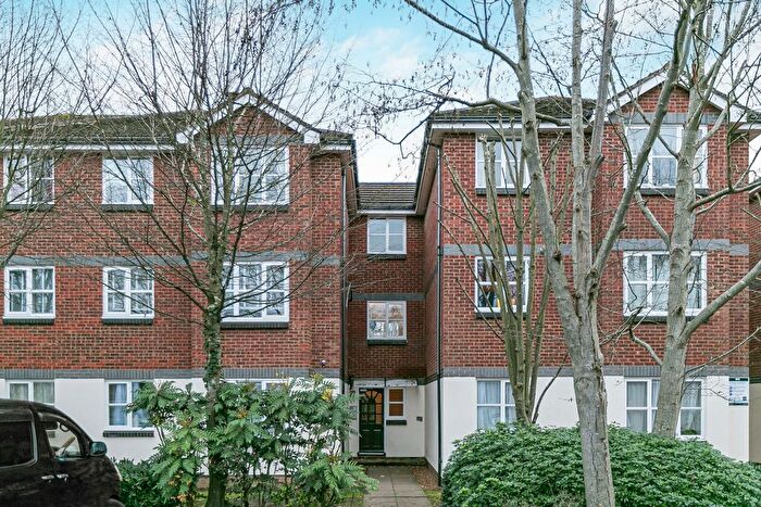 1 Bedroom Flat For Sale In Malting Way, Isleworth, TW7