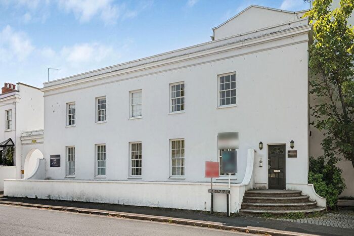 2 Bedroom Flat For Sale In Bath Road, Cheltenham, GL53