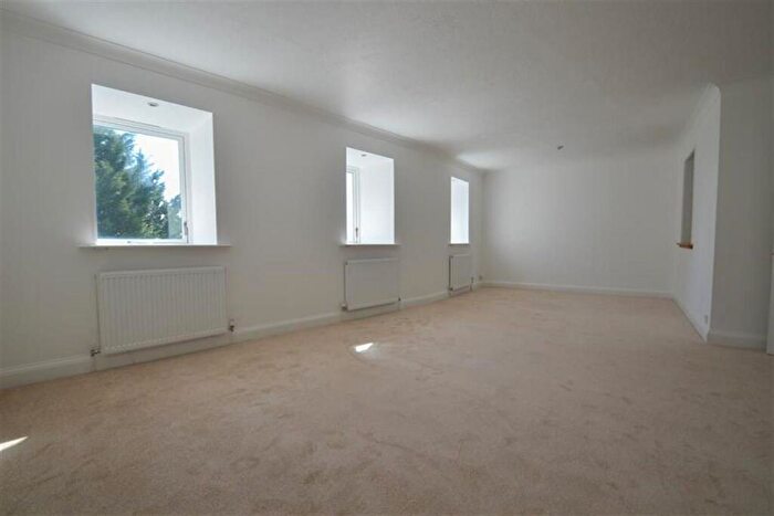 2 Bedroom Flat To Rent In Lower Street, Pulborough, RH20