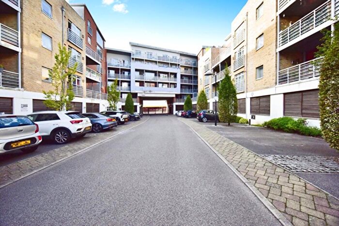 2 Bedroom Flat For Sale In Kingfisher Meadow, Maidstone, Kent, ME16