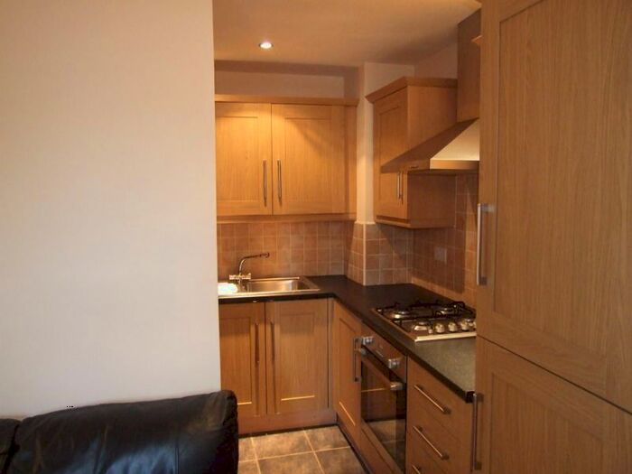 2 Bedroom Flat To Rent In Newlands Road, High West Jesmond, Newcastle Upon Tyne, NE2