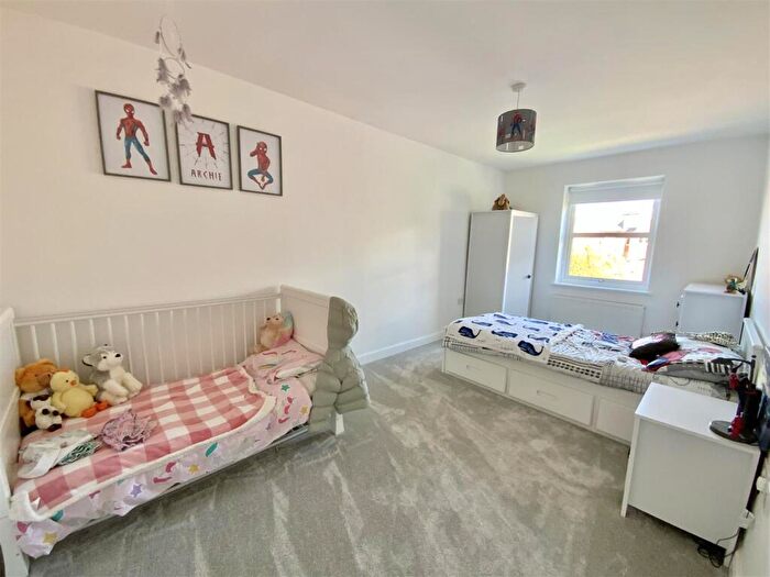 3 Bedroom End Of Terrace House For Sale In Blenheim Avenue, Stony Stratford, Milton Keynes, MK11