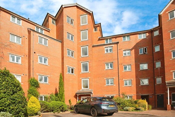 1 Bedroom Apartment For Sale In Taffs Mead Embankment, Cardiff, CF11