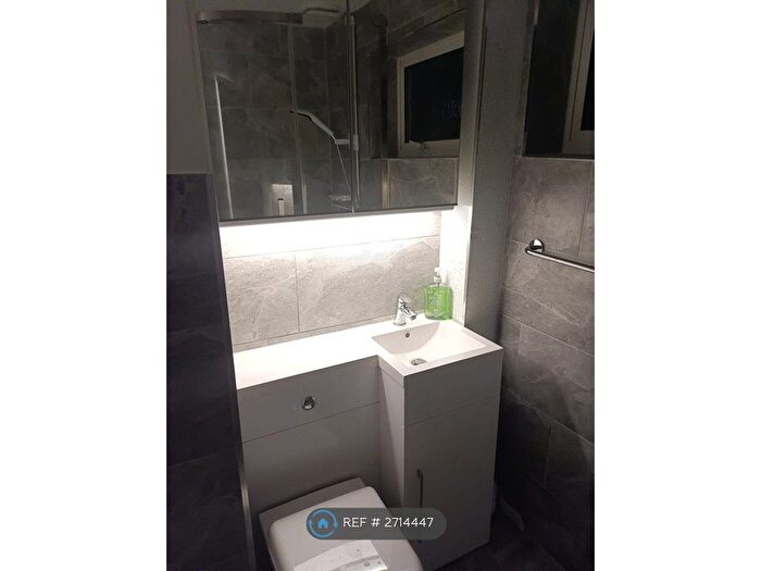 2 Bedroom Maisonette To Rent In James Lodge, Colchester, CO3