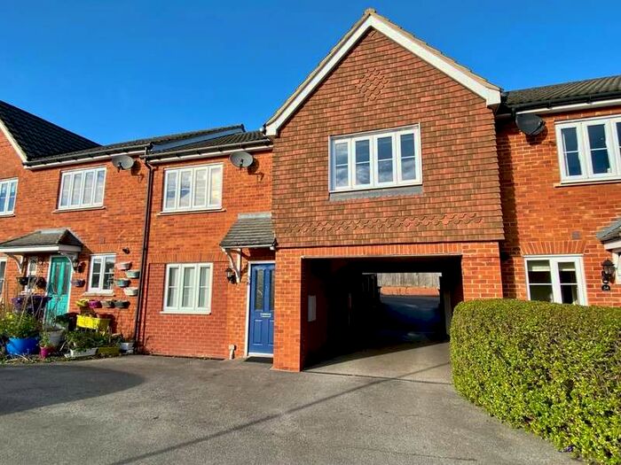 2 Bedroom Terraced House To Rent In Hunt Hill Close, Stevenage, SG1