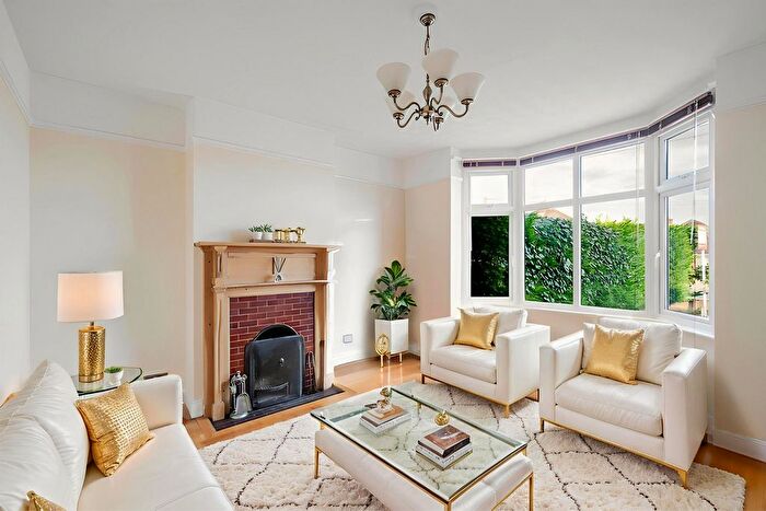 3 Bedroom Semi-detached House For Sale In Coggeshall Road, Braintree, CM7