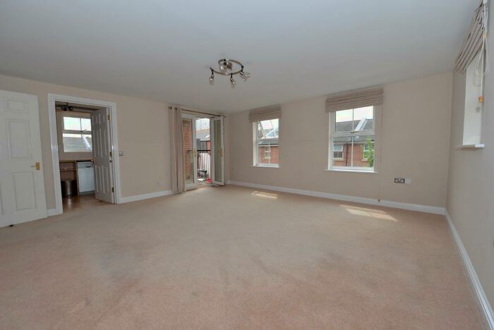 2 Bedroom Flat To Rent In Craven Street, Southampton, SO14