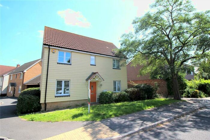 3 Bedroom Detached House To Rent In Stradbroke Road, Basildon, SS14