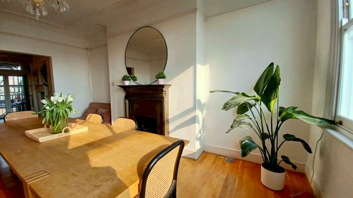 3 Bedroom Apartment To Rent In Fieldway Cresent, Highbury Fields, N5