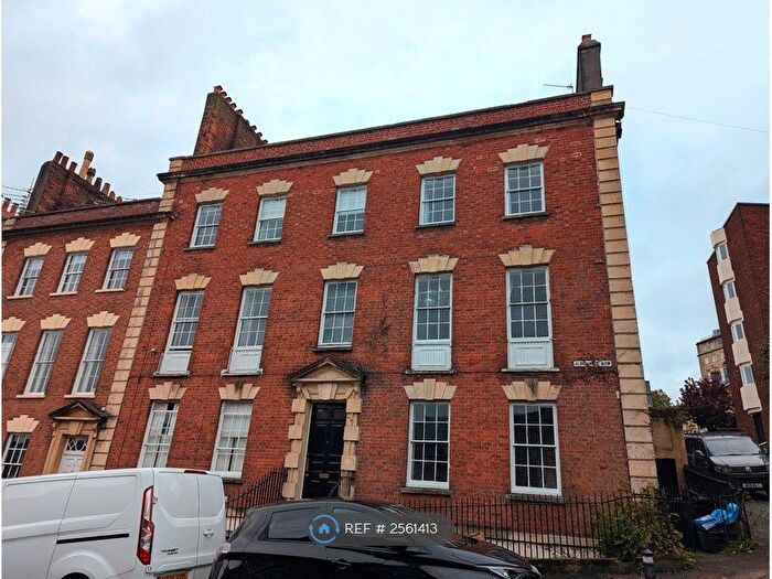 2 Bedroom Flat To Rent In Albemarle Row, Bristol, BS8