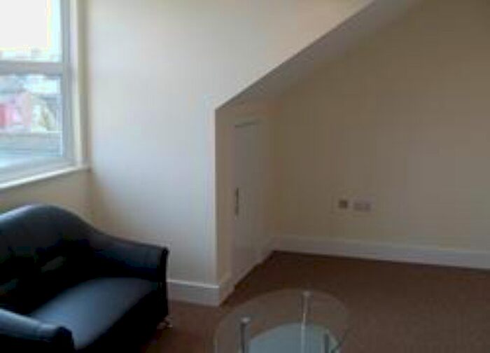 2 Bedroom Flat To Rent In Huddlestone Road, Cricklewood NW2